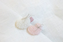 Cargar imagen en el visor de la galería, Paquete de ganchos - fluffy