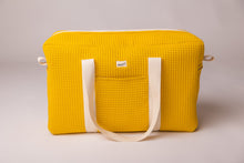 Carregar imagem no visualizador da galeria, Mala de maternidade (várias cores)